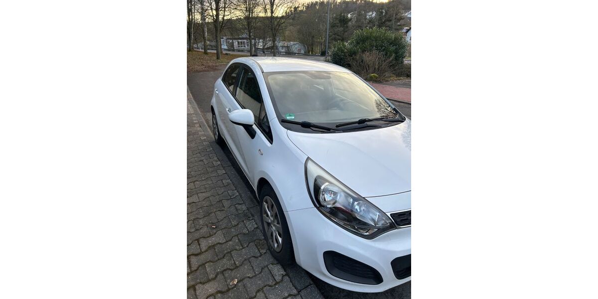 Kia Rio 154.000 km 4.199 € Wiesbaden 65203