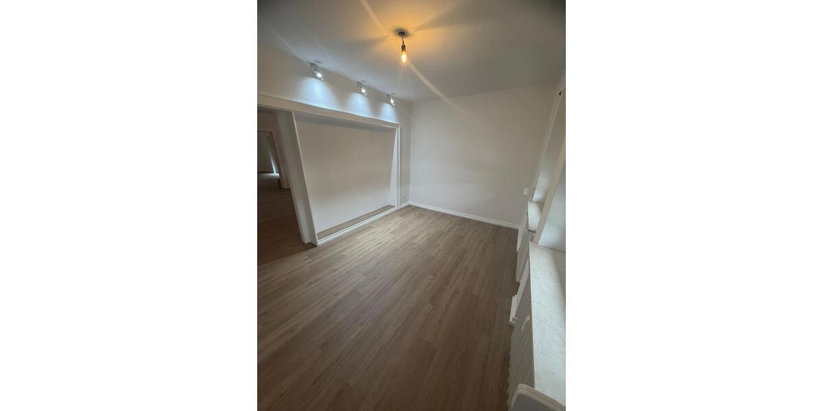 Wohnung ab 01.02.2026 Erich-Ollenhauer-Str. 4 zimmer