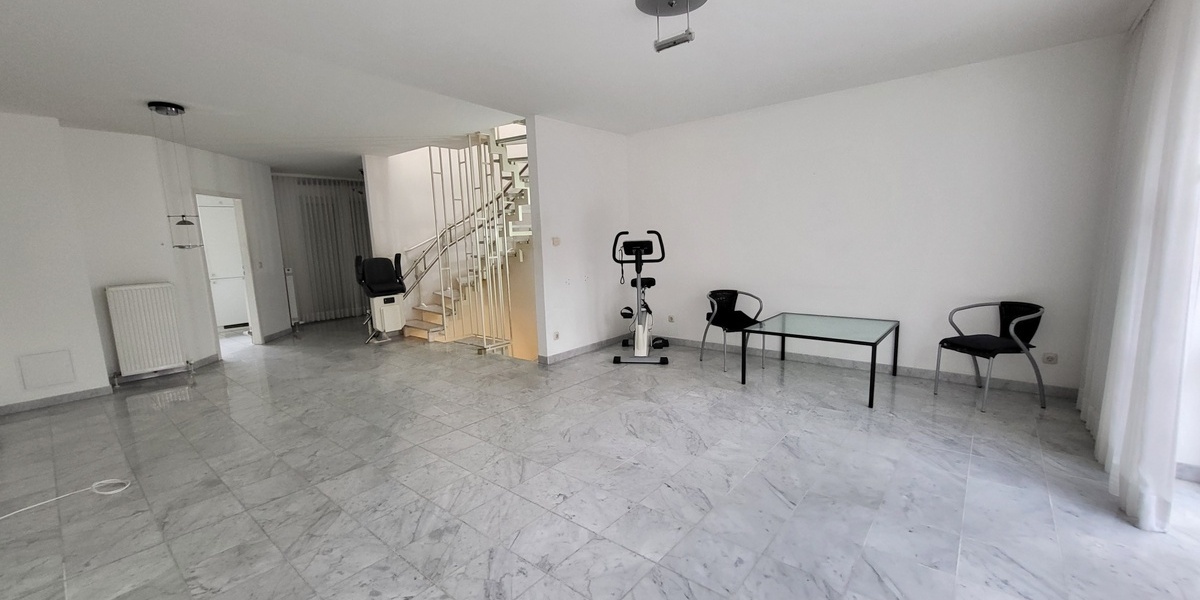 RMH mit Garage, 2 Balkonen, Garten und Terrasse - Reihenmittelhaus Wiesbaden Klarenthal | Angebot:26348335