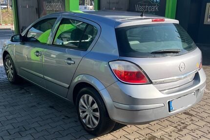 Opel Astra 158.000 km 2.999 &euro; Kelsterbach 65451