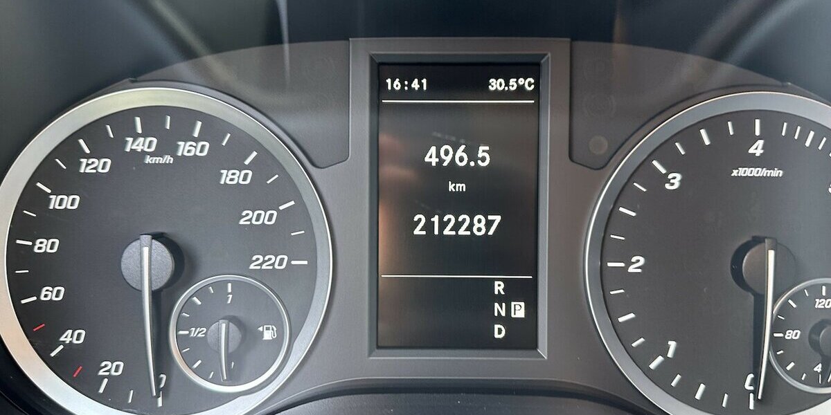 Mercedes-Benz Vito Kasten 114 CDI RWD kompakt Regaleinbau 212.097 km 15.946 &euro; Mainz 55122