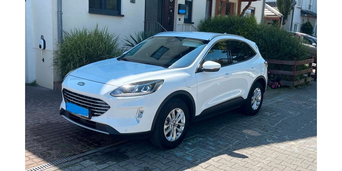 Ford Kuga 32.700 km 17.490 &euro; Rüsselsheim am Main 65428