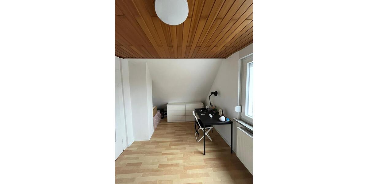 2 Zimmerwohnung + gr. Küche + Bad + Kellerraum in 64546 Mörfelden 2 zimmer