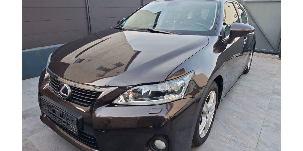 Lexus CT 200h 157.500 km 12.950 &euro; Oberursel 61440