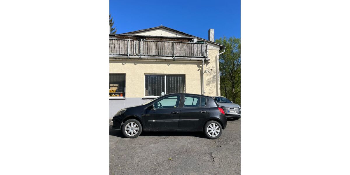 Renault Clio 158.000 km 2.650 &euro; Taunusstein 65232