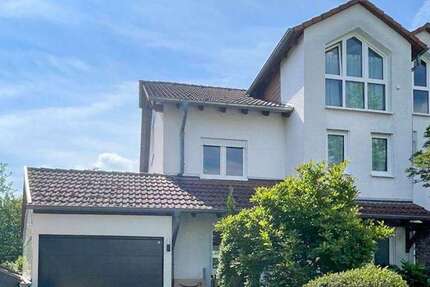 Haus zum Mieten in Oberursel (Taunus) 3.200 € 200 m²