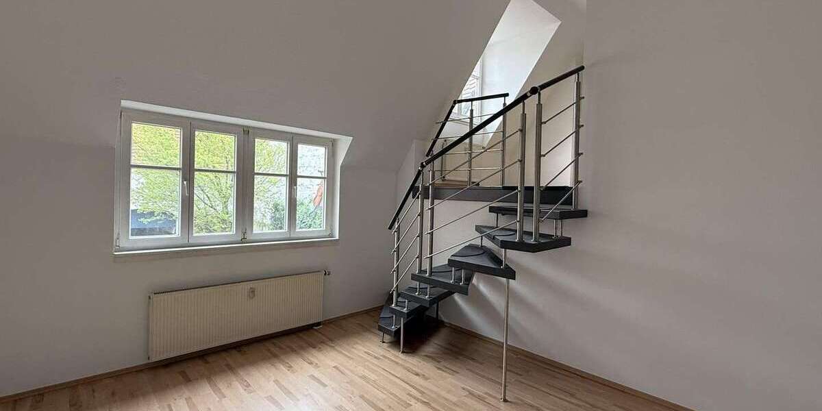 Etagenwohnung Hofheim - 3 Zimmer, 97 m&sup2;, 1.200&euro; | Angebot:26216746