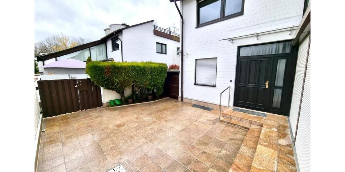 Atriumhaus mit großzügiger Dachterrasse in Wiesbaden Nordenstadt 4 zimmer
