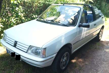 Peugeot 205 78.000 km 4.900 &euro; Büttelborn 64572