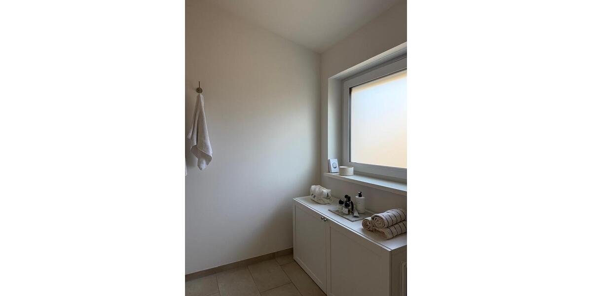 4-Zi-Wohnung direkt am Wald (Zwischenmiete 5-12 Monate) 4 zimmer