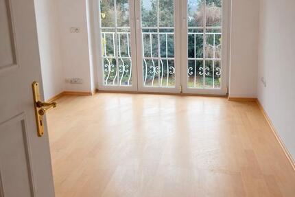 Wunderschöne, helle 4-Zimmer-Wohnung mit Ausblick ins Grüne 4 zimmer