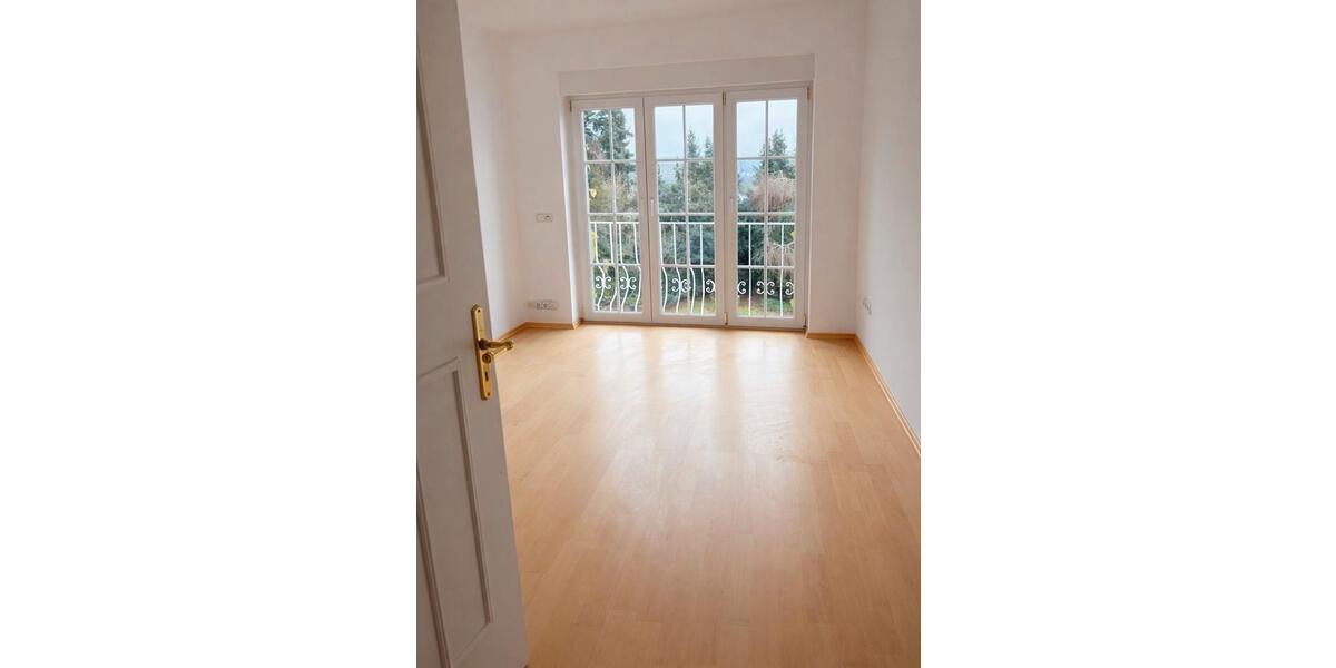 Wunderschöne, helle 4-Zimmer-Wohnung mit Ausblick ins Grüne 4 zimmer