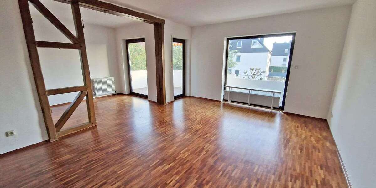 Etagenwohnung Idstein - 3 Zimmer, 89 m&sup2;, 905&euro; | Angebot:26748408