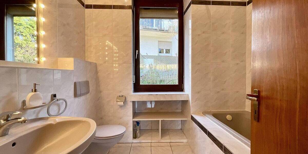 Mehrfamilienhaus, Wohnhaus Wiesbaden Dotzheim - 5 Zimmer, 144 m&sup2;, 499.000&euro; | Angebot:25940224