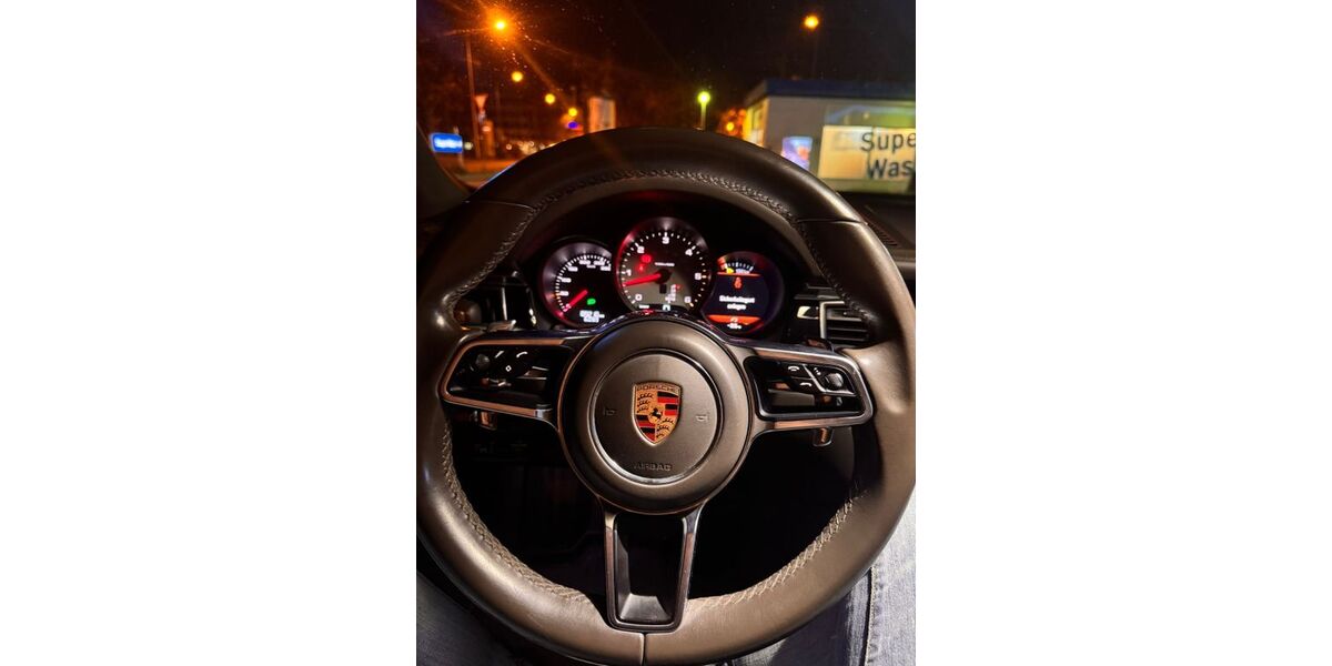 Porsche Macan 89.000 km 41.400 € Wiesbaden 65183