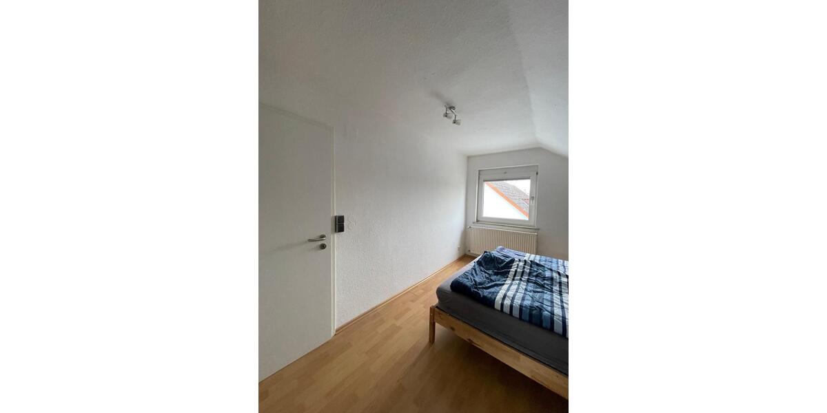 2-Zimmer 50 m² Dachwohnung in Gustavsburg + Kellerraum 2 zimmer