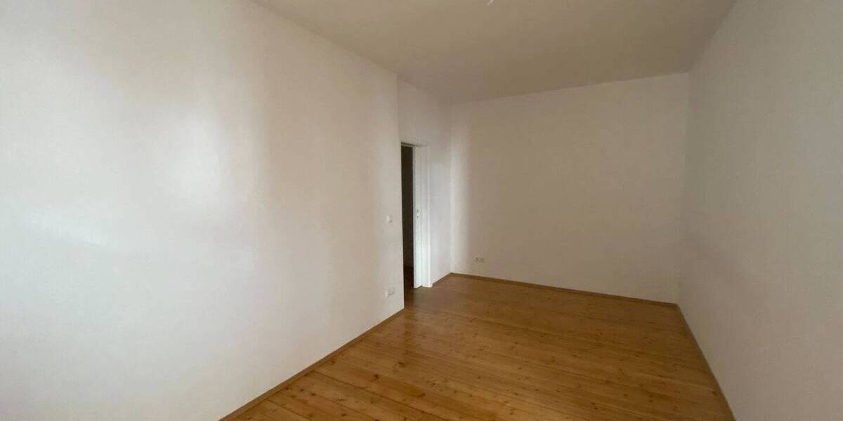 Etagenwohnung Mainz Weisenau - 2 Zimmer, 65 m&sup2;, 900&euro; | Angebot:26879012
