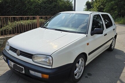 VW Golf 149.000 km 3.079 &euro; Raunheim 65479