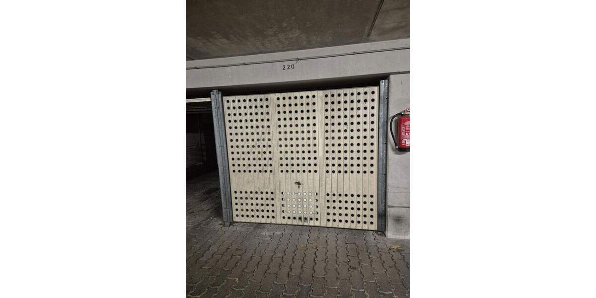 Frisch sanierte, sonnige 2-Zimmer-Wohnung mit Süd-Loggia & TG-Stellplatz - ruhig & zentral 2 zimmer