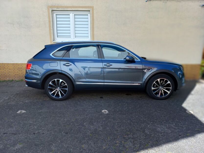 Bentley Bentayga 93.600 km 103.999 € Frankfurt 65933