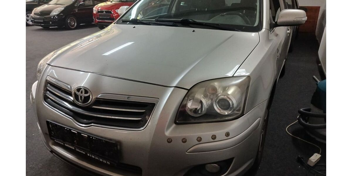 Toyota Avensis 265.000 km 1.990 &euro; Rüsselsheim 65428