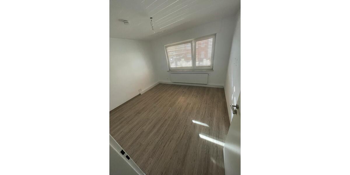 Wg Zimmer (3er Wg in Wiesbaden) 1 zimmer