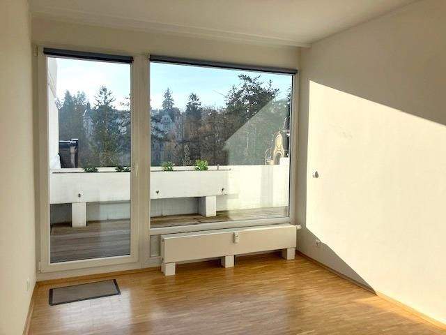 Etagenwohnung Wiesbaden Nordost - 4 Zimmer, 126 m&sup2;, 1.950&euro; | Angebot:25772222