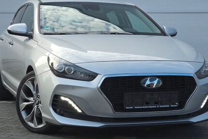 Hyundai i30 70.260 km 16.900 € Wiesbaden 65201