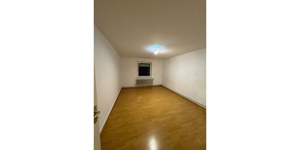 3-Zimmer-Wohnung im 4. OG im Wiesbadener-Westend WG geeignet 3 zimmer