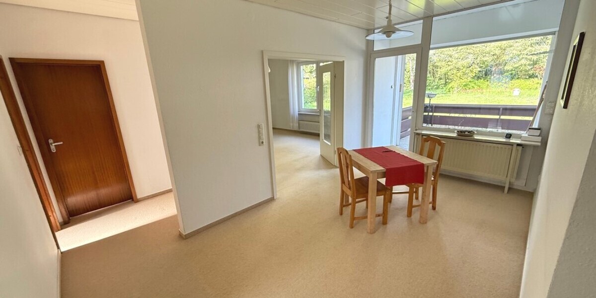 Schwalbach: Ruhig wohnen am Grüngürtel – Bungalow mit großem Garten und vielseitigem Raumangebot - Bungalow Schwalbach | Angebot:26534677