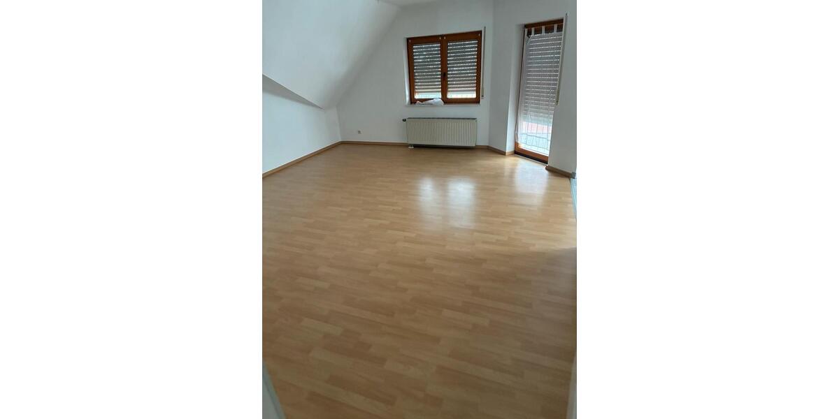 Etagenwohnung Idstein - 3 Zimmer, 100 m&sup2;, 1.100&euro; | Angebot:24701481
