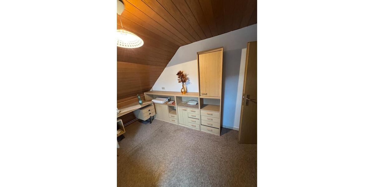 Dachgeschoßwohnung Budenheim - 4 Zimmer, 75 m&sup2;, 950&euro; | Angebot:25022367