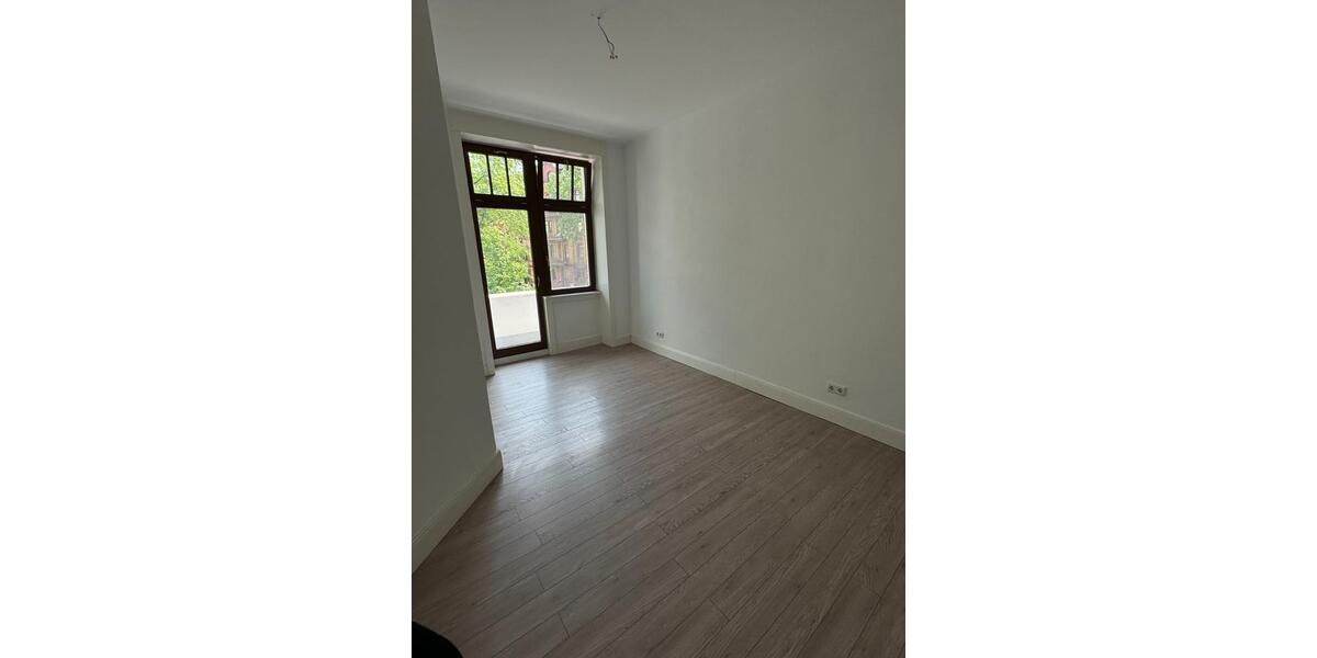 Freundliche Altbauwohnung mit zwei Balkonen in Wiesbaden-Westend 2 zimmer