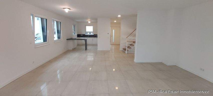 Reihenmittelhaus Flörsheim / Weilbach Weilbach - 6 Zimmer, 221 m&sup2;, 2.800&euro; | Angebot:24990240