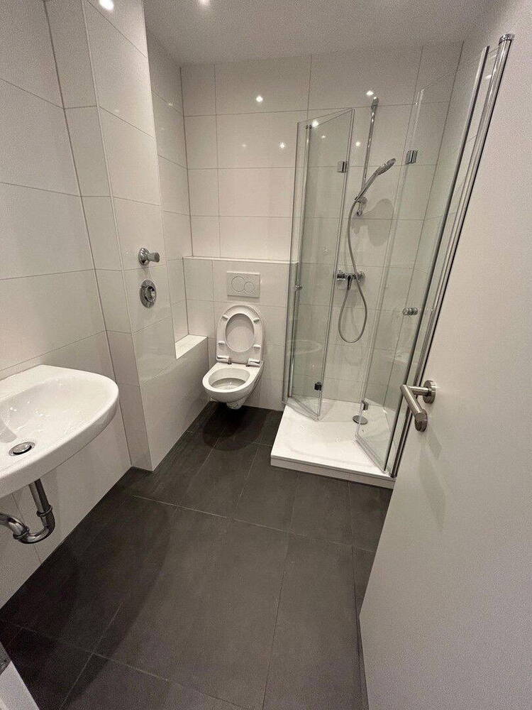 Top-renovierte 4-Zimmerwohnung nahe Zollhafen & Rhein