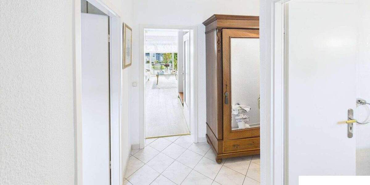 Reihenmittelhaus Wiesbaden Nordenstadt - 6 Zimmer, 93 m&sup2;, 520.000&euro; | Angebot:23957321