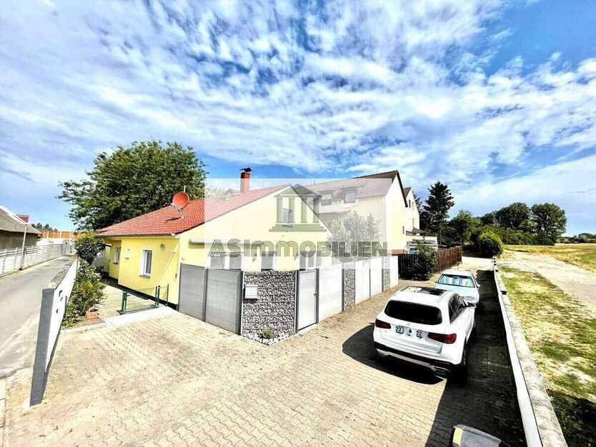 Haus zum Mieten in Wiesbaden Delkenheim 2.400 € 238 m²