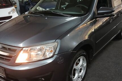 Lada Granta 82.000 km 5.200 &euro; Rüsselsheim 65428