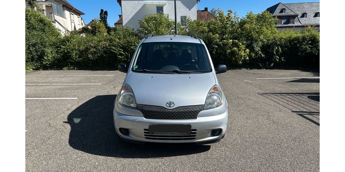 Toyota Verso 239.000 km 2.399 &euro; Wiesbaden 65195