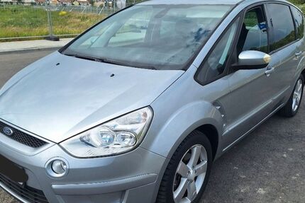 Ford S-Max 135.000 km 3.950 &euro; Kelkheim 65795