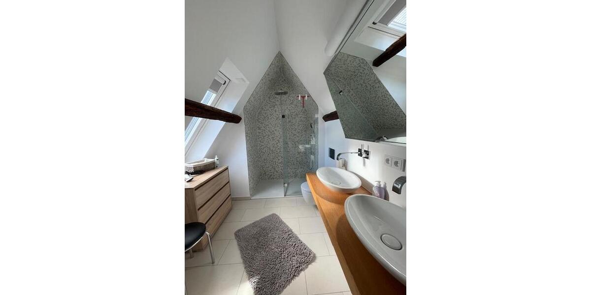 Dachgeschoßwohnung Kronberg im Taunus - 2 Zimmer, 92 m&sup2;, 1.350&euro; | Angebot:26134035