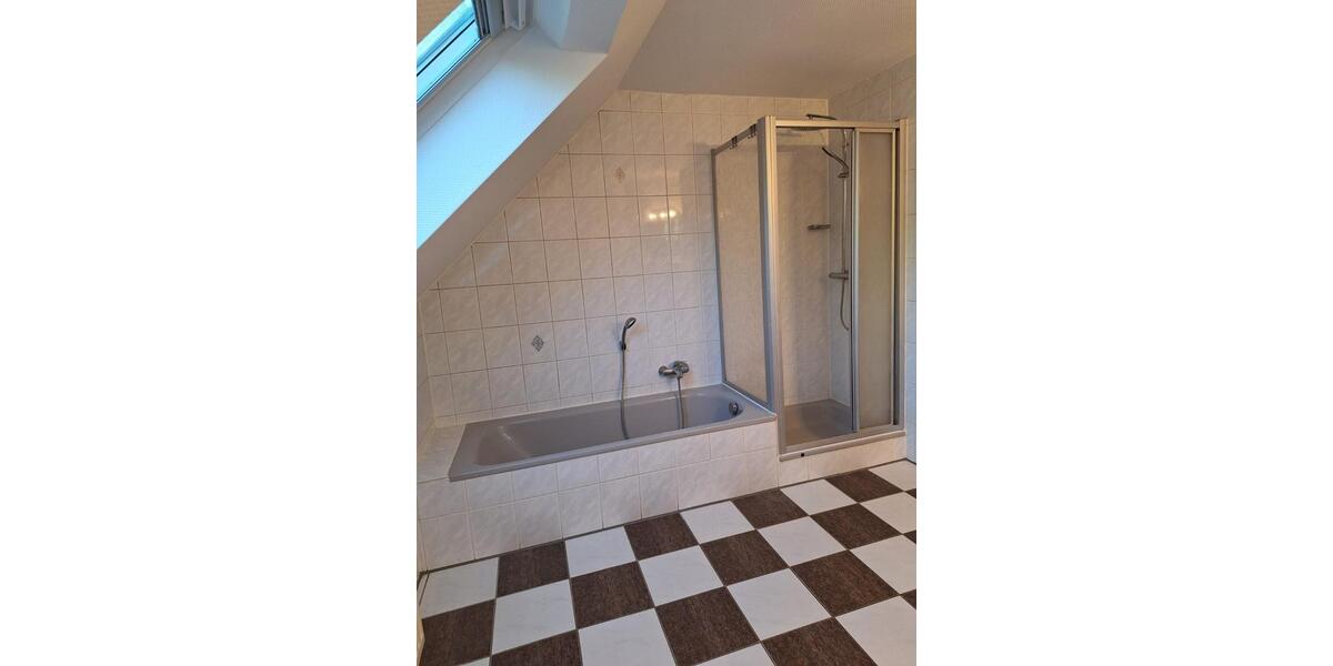 Dachgeschoßwohnung Wörrstadt - 2.5 Zimmer, 85 m&sup2;, 850&euro; | Angebot:26649221