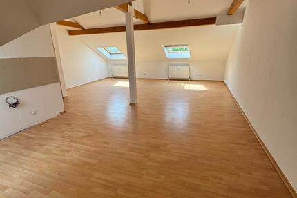 3-Zimmer-Dachgeschoßwohnung in Ginsheim-Gustavsburg zu vermieten