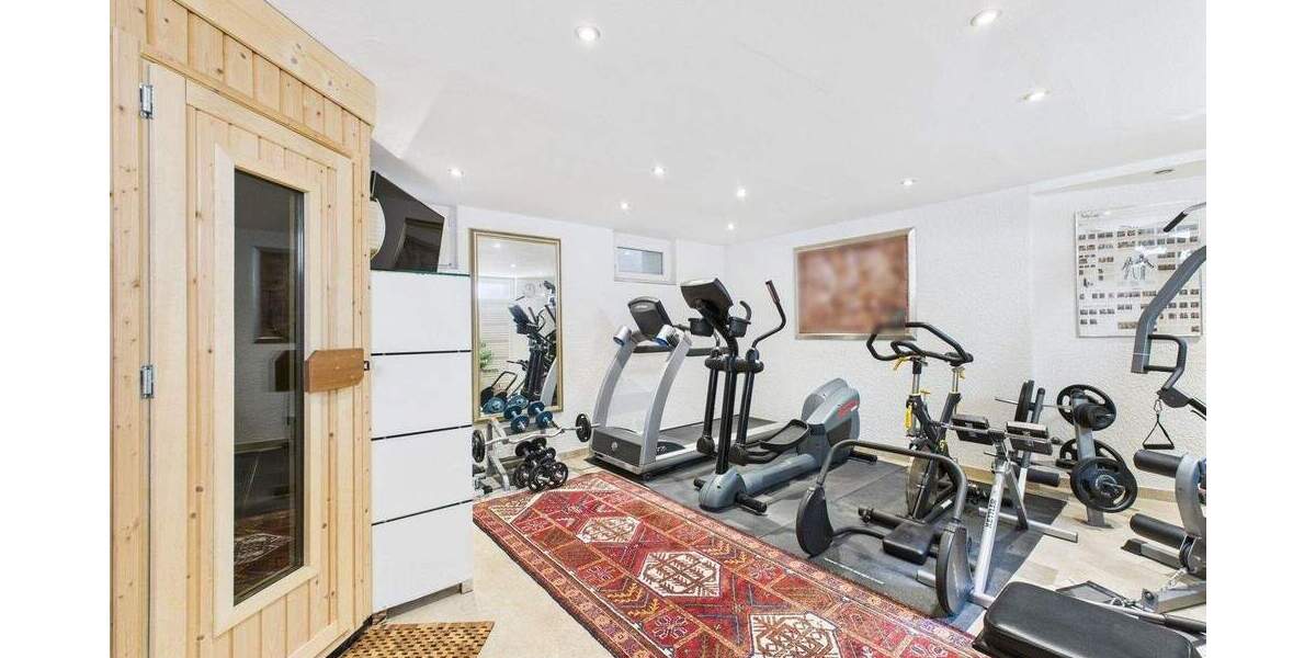 Modernes Familiendomizil mit großem Garten in gefragter Lage, nahe dem Stadtwald ! 8 zimmer