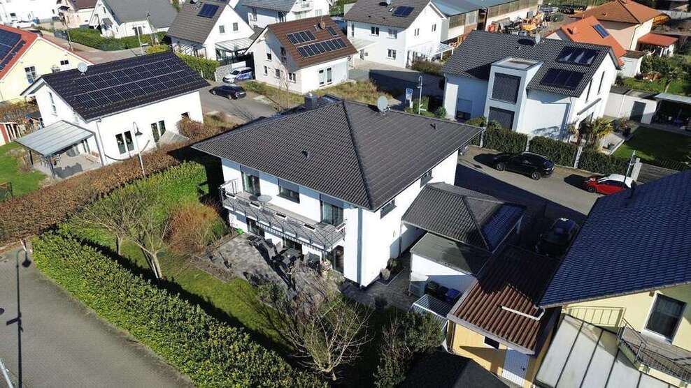 Haus zum Kaufen in Riedstadt 1.100.000 € 286 m²