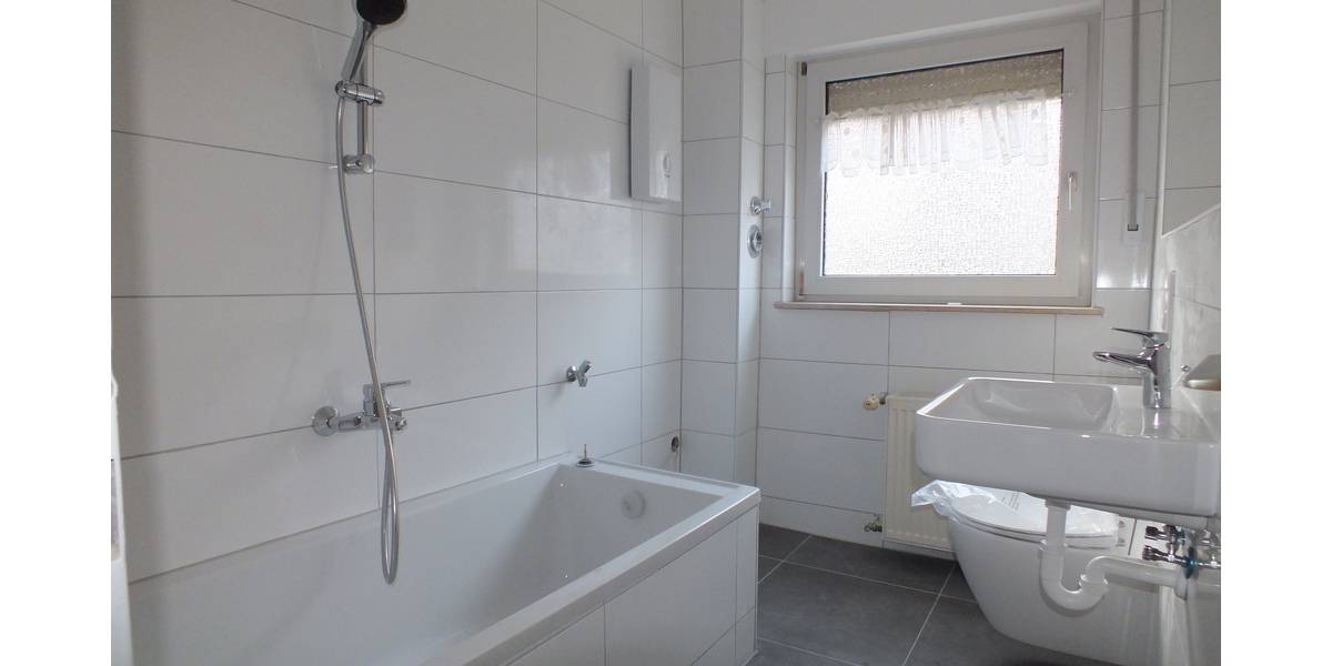Frisch renovierte 3 Zimmer Wohnung mit ca. 75m² Wohnfläche mit Balkon und Garage - Appartement Nauheim | Angebot:26101851