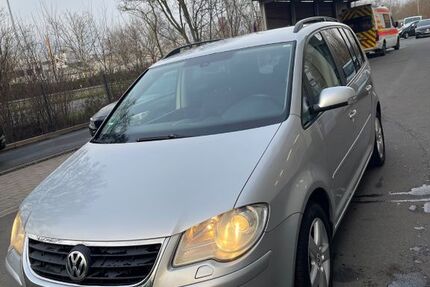 VW Touran 179.000 km 3.350 &euro; Rüsselsheim 65428