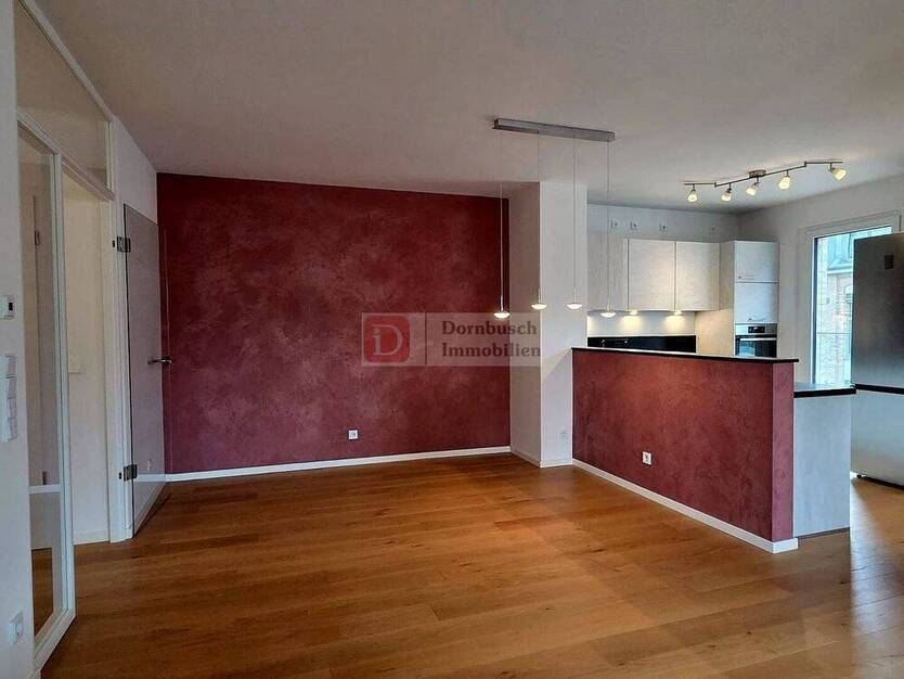 Top!! 3-Zimmer-Wohnung mit zwei Balkonen, Einbauküche und Tiefgaragenstellplatz im 