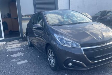 Peugeot 208 64.062 km 7.400 &euro; Raunheim 65479