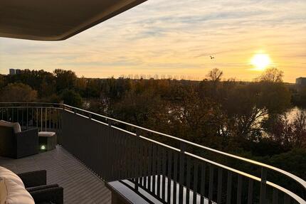 Fully Furnished Premium Apartment with Direct Rhine River Access 3 zimmer